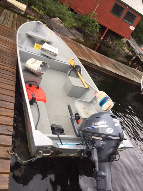 25 HP Fishing Boat